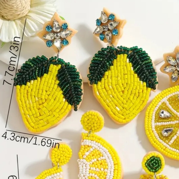 Beaded Lemon Earrings with‎ Green Leaves - Picture 2 of 3